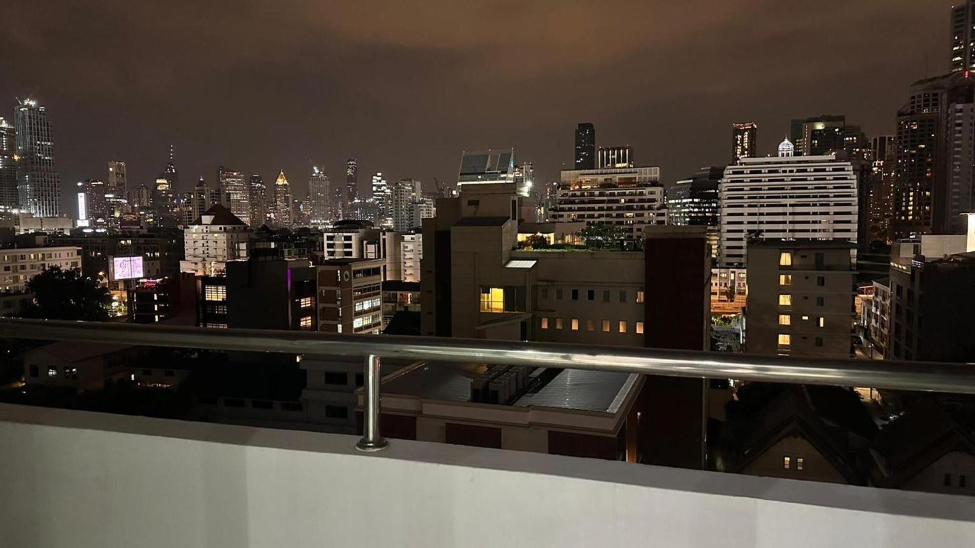 Omni Tower Sukhumvit Nana Direct Hotel Bangkok Exterior photo