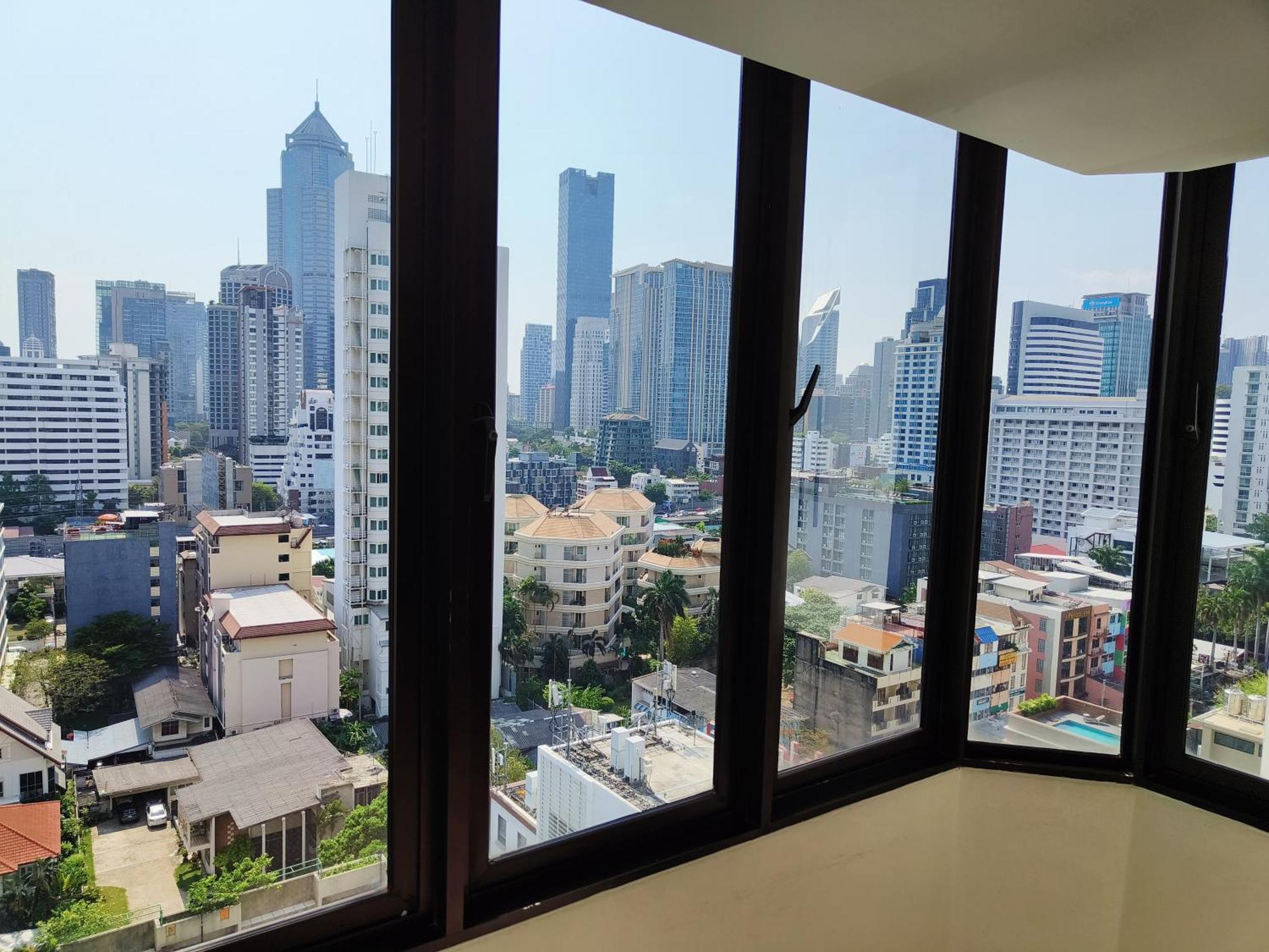 Omni Tower Sukhumvit Nana Direct Hotel Bangkok Exterior photo