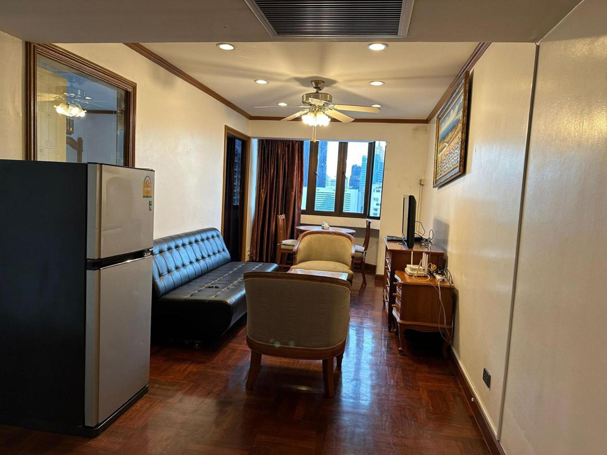 Omni Tower Sukhumvit Nana Direct Hotel Bangkok Exterior photo
